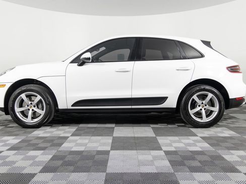 Used 2018 Porsche Macan AWD/4WD image 3