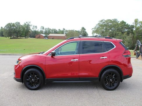 Used 2017 Nissan Rogue SV w/ Midnight Edition image 12