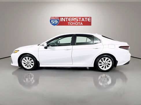 Certified 2022 Toyota Camry LE image 4