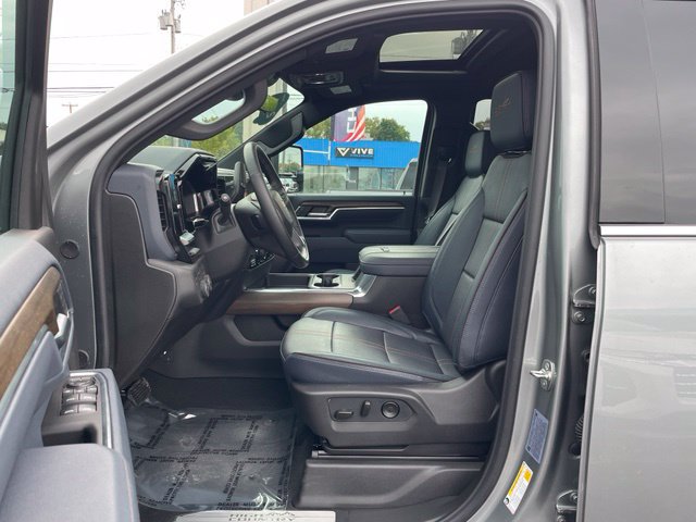 Used 2026 Chevrolet Silverado 2500 High Country w/ Technology Package AWD/4WD image 10