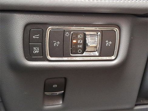 Certified 2022 Lincoln Nautilus Reserve image 26