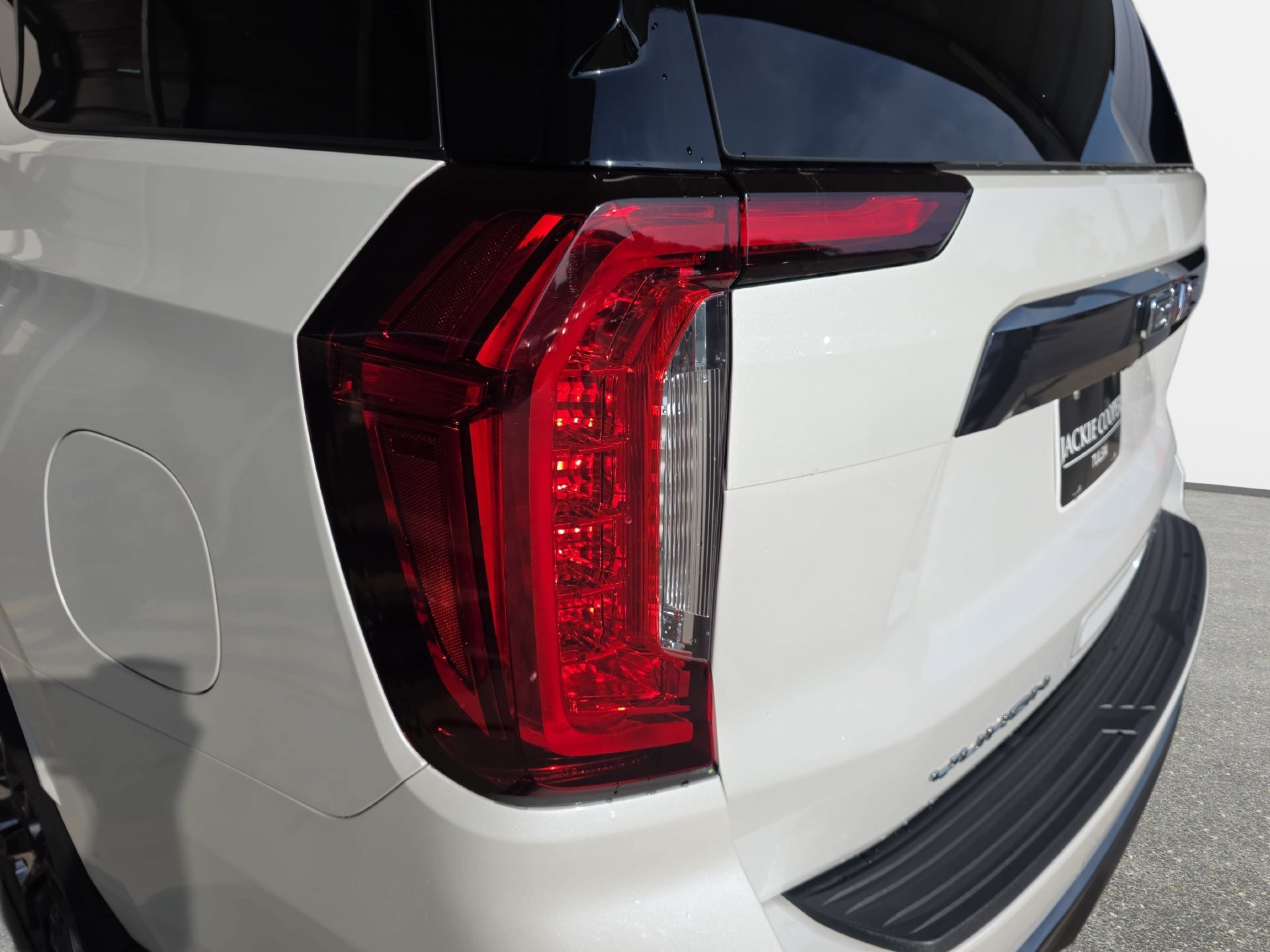 Used 2023 GMC Yukon Denali Ultimate AWD/4WD image 33