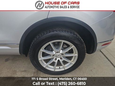 Used 2017 Volkswagen Touareg Executive image 20