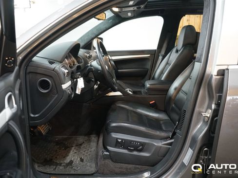 Used 2008 Porsche Cayenne Turbo image 16