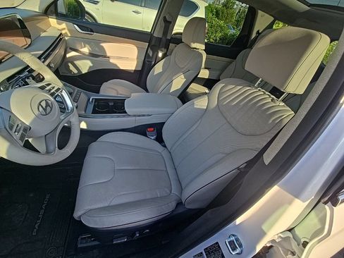 Used 2024 Hyundai Palisade Limited FWD image 7