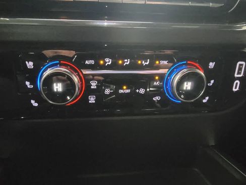 Certified 2023 GMC Sierra 1500 SLT w/ SLT Premium Package image 21