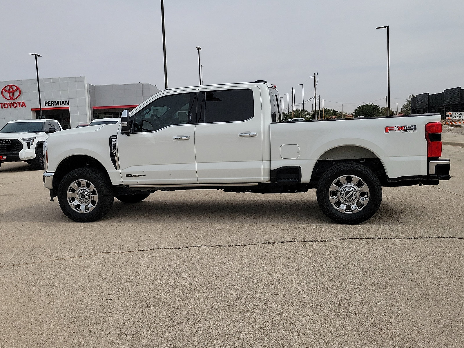 Used 2024 Ford F250 Lariat w/ Lariat Ultimate Package AWD/4WD image 2