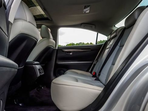 Used 2013 Lexus ES 350 w/ Luxury Pkg FWD image 37