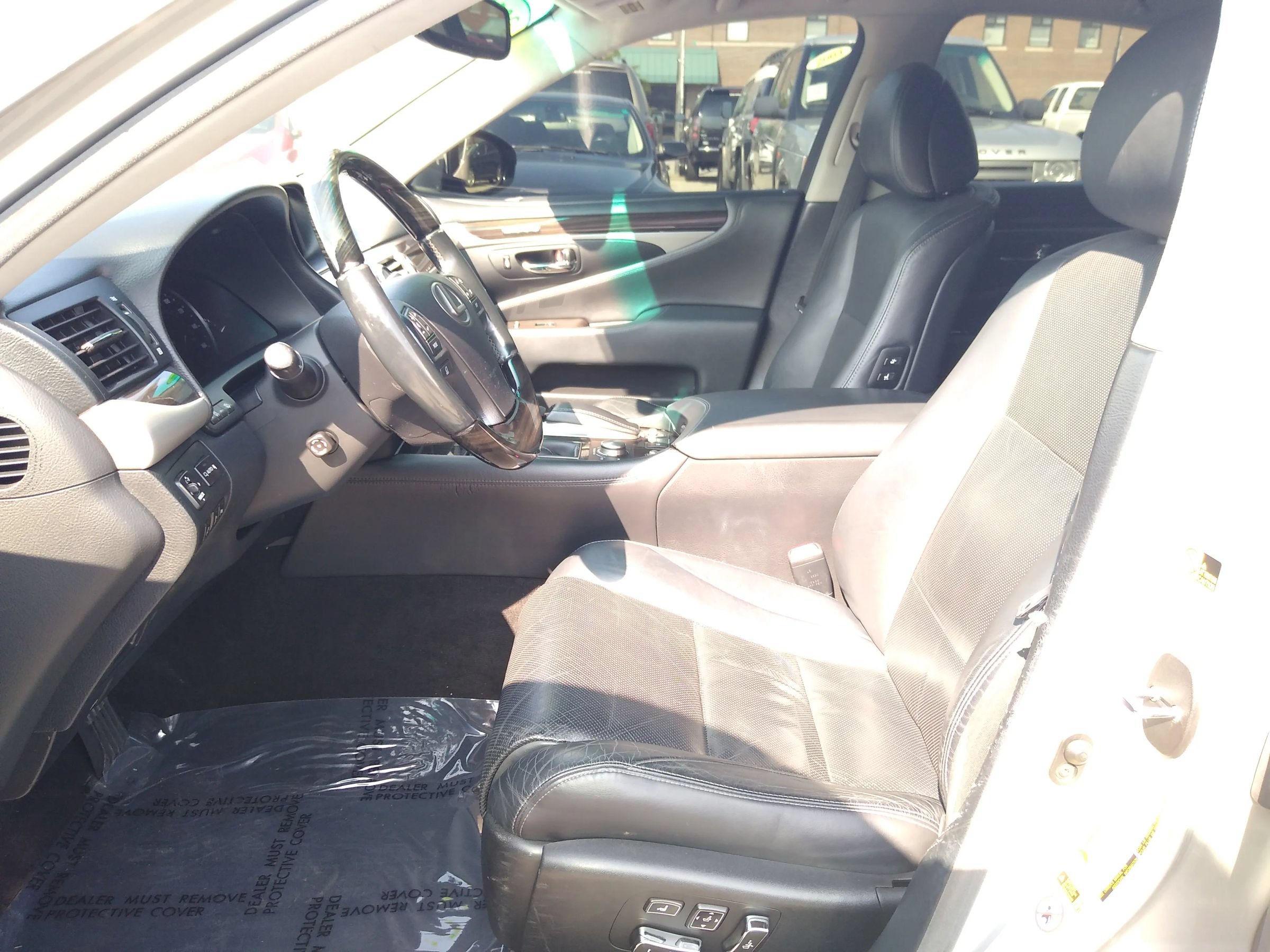 Used 2014 Lexus LS 460 AWD w/ Comfort Package image 11