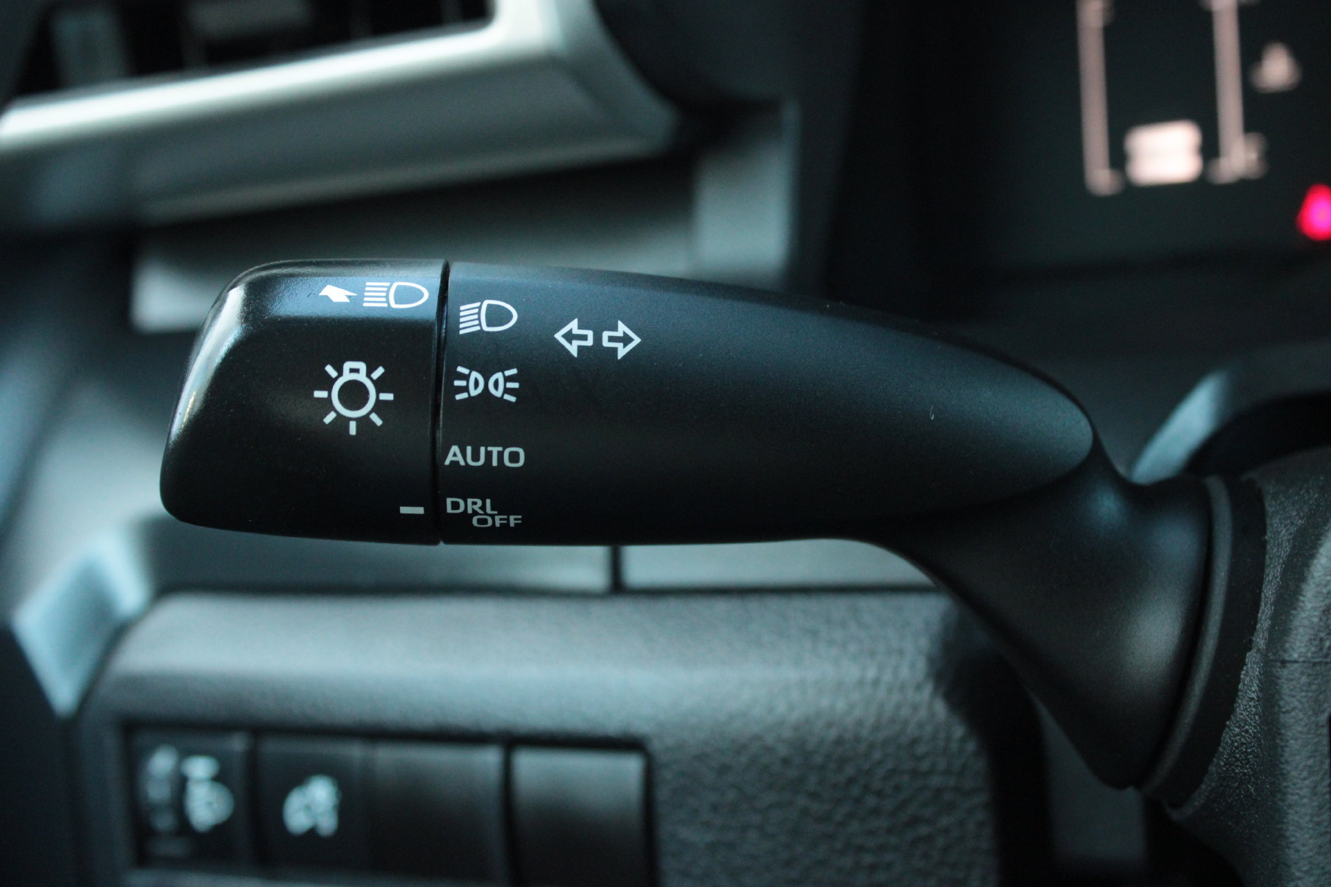 Used 2024 Toyota Tacoma SR AWD/4WD image 33