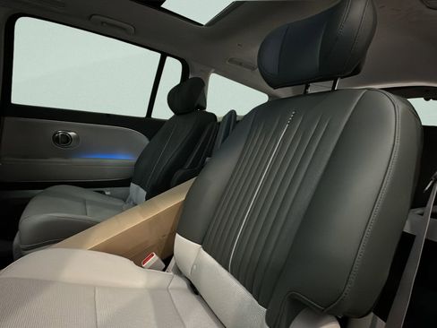 New 2026 Hyundai Ioniq 9 Calligraphy image 13