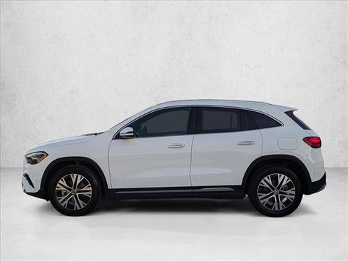 Certified 2025 Mercedes-Benz GLA 250 4MATIC w/ Driver Assistance Package image 8