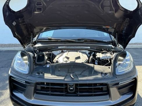 Used 2025 Porsche Macan AWD/4WD image 26