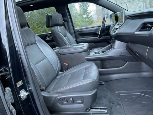 Used 2021 Chevrolet Suburban RST w/ Luxury Package image 29