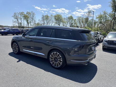 Used 2020 Lincoln Aviator Black Label w/ Dynamic Handling Package AWD/4WD image 25