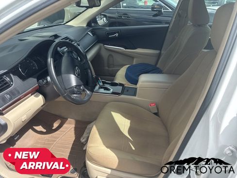 Used 2014 Toyota Camry XLE w/ Convenience Package image 7