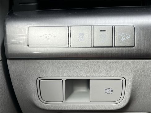 New 2026 Hyundai Kona SE image 14