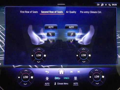 Used 2025 Mercedes-Benz EQS 580 4MATIC SUV w/ Exclusive Trim Package image 18