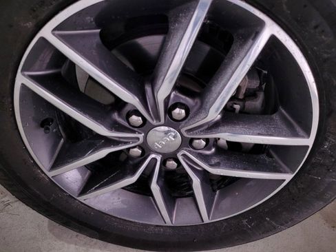 Used 2018 Jeep Grand Cherokee Limited image 28