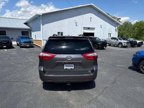 Used 2016 Toyota Sienna XLE w/ XLE Navigation Package AWD/4WD image 8