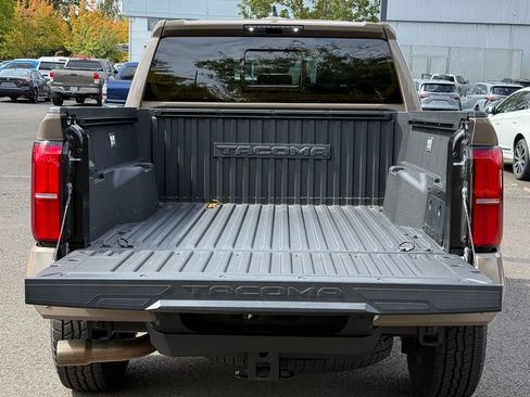 Used 2026 Toyota Tacoma TRD Off-Road w/ TRD Off Road Upgrade Package AWD/4WD image 11