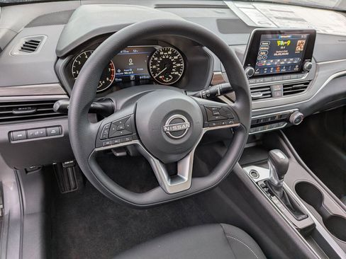New 2025 Nissan Altima 2.5 SV image 15
