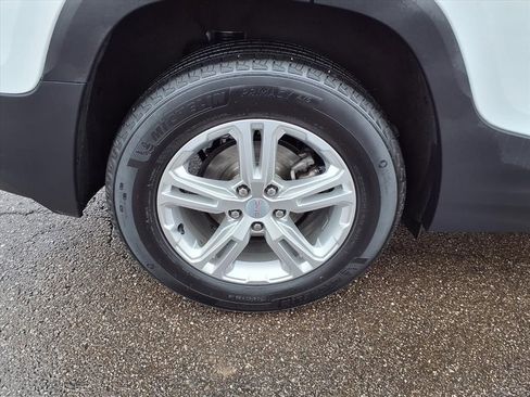 Certified 2022 GMC Terrain SLE w/ Driver Convenience Package image 36