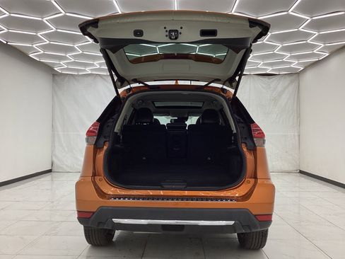 Used 2018 Nissan Rogue SL w/ Premium Package AWD/4WD image 15