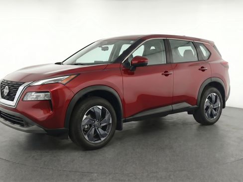 Used 2025 Nissan Rogue SV AWD/4WD image 3
