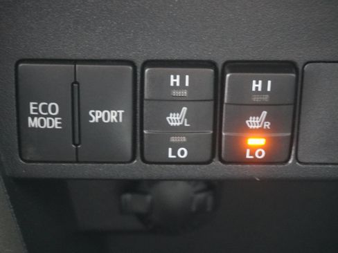 Used 2013 Toyota RAV4 Limited FWD image 22