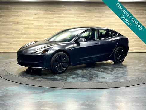 Used 2025 Tesla Model 3 Long Range RWD image 5