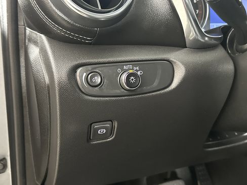 Used 2024 Chevrolet Blazer LT w/ Convenience Package FWD image 14