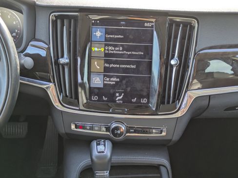 Used 2018 Volvo S90 T5 Momentum w/ Convenience Package image 15