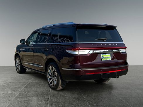 Used 2023 Lincoln Navigator Reserve image 5