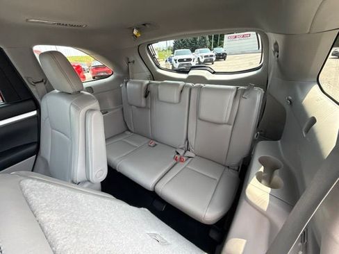 Used 2018 Toyota Highlander XLE AWD/4WD image 14