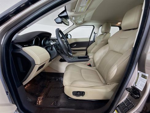 Used 2018 Land Rover Range Rover Evoque SE image 21