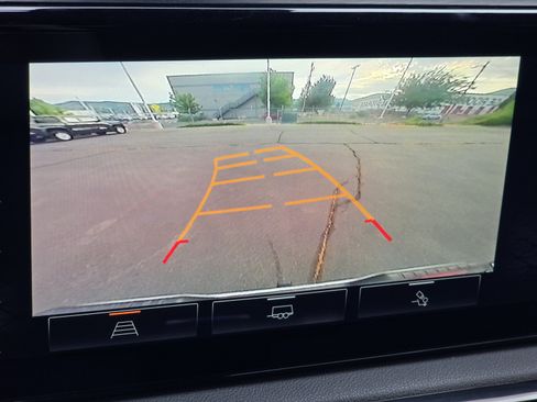 Used 2022 GMC Sierra 1500 AT4 AWD/4WD image 5