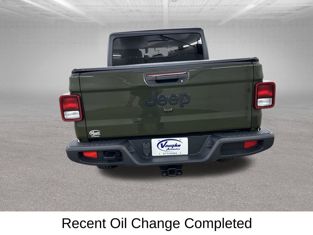 Used 2022 Jeep Gladiator Sport AWD/4WD image 12