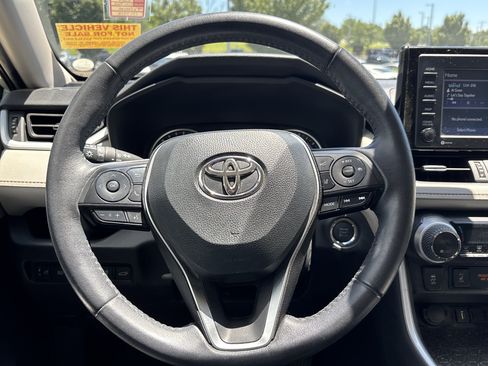 Used 2022 Toyota RAV4 XLE Premium AWD/4WD image 16