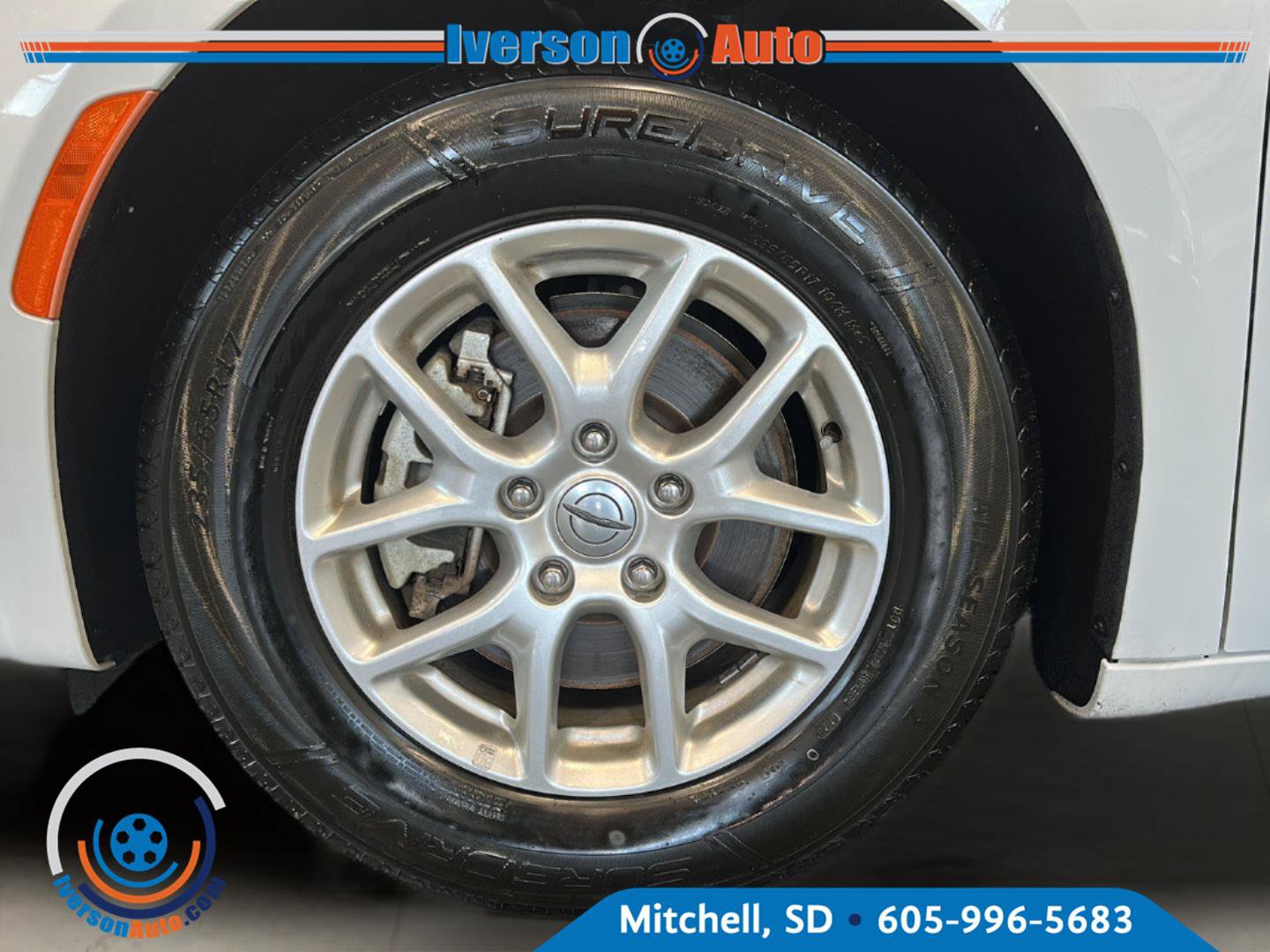Used 2023 Chrysler Voyager LX FWD image 9