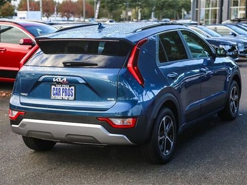 New 2025 Kia Niro EX image 9