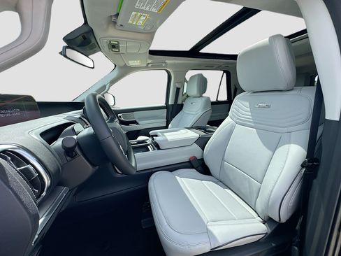 New 2027 Ford Expedition Max Platinum w/ Platinum Ultimate Package AWD/4WD image 15