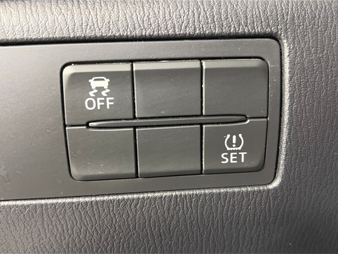 Used 2018 MAZDA MAZDA3 Touring FWD image 28