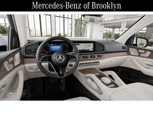 Used 2026 Mercedes-Benz GLS 450 4MATIC image 3