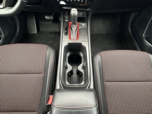 Certified 2025 Nissan Kicks SR image 31