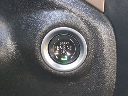 Used 2021 Chevrolet Silverado 1500 High Country w/ Technology Package image 32