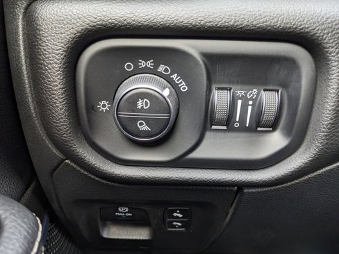 Used 2025 RAM 1500 Laramie image 51