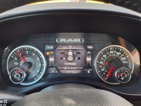 Used 2024 RAM 1500 Laramie RWD image 17