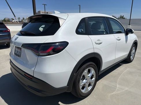 Used 2024 Honda HR-V LX image 2