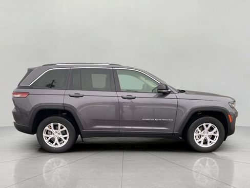 Used 2022 Jeep Grand Cherokee Limited w/ Luxury Tech Group II image 5